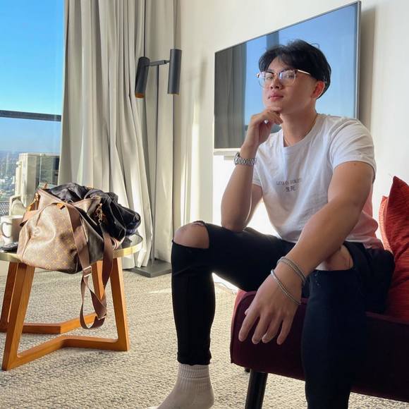 Meet your Posher, Matthew - Picture 1 of 1